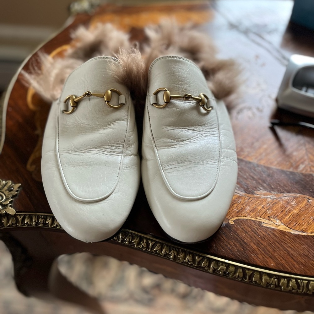 Classic white Gucci fur mules - Picture 2 of 3